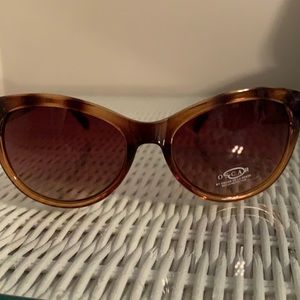 Oscar sunglasses NWT
